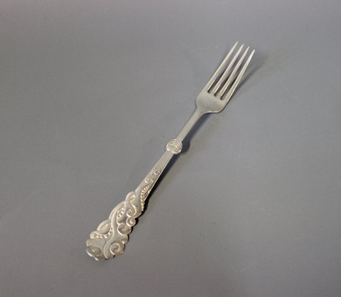 Dinner fork in "Tang", hallmarked silver.
5000m2 showroom.
