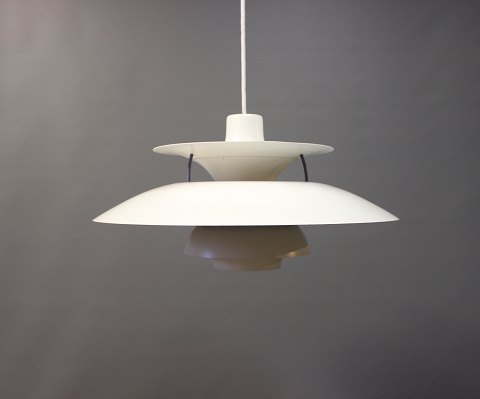 Ceiling Lamp - Model PH5 -Poul Henningsen - Louis Poulsen - 1970s
Good condition
