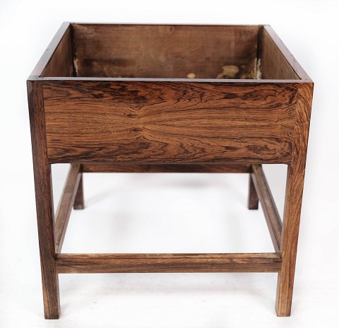 Blomsterskjuler i palisander af dansk design fra 1960erne.
5000m2 udstilling.
