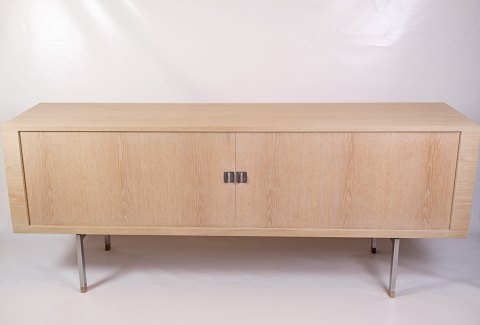 Sideboard - Model RY-25 - Oak - Hans J. Wegner - Ry Furniture - 1960s
Great condition
