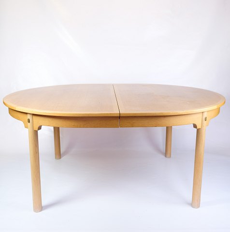 Oval Dining Table With Extension - "Øresundsserien" Model 140 - Oak & Brass - 
Børge Mogensen - Karl Andersson & Söner - 1950s
Great condition
