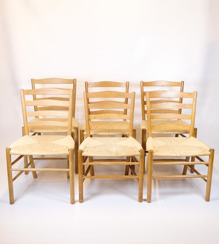Sæt Af Seks Kirkestole - Model Kirkestol - Egetræ - Kaare Klint - 1960erne

