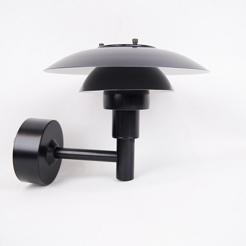 PH Outdoor Wall Lamp - Model PH 3-2½ - V2 Black - Poul Henningsen - Louis 
Poulsen
