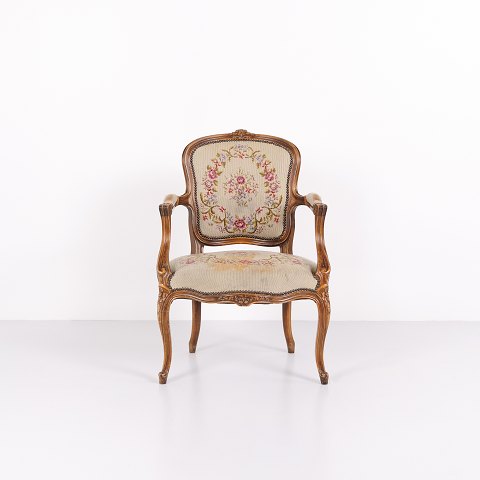 Neorokoko Sessel mit geschwungenen Beinen und floralem Stoff, 1930er Jahre