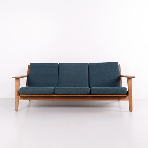 Hans J. Wegner GE-290/3 Dreisitzer Sofa aus Seifenbehandelter Eiche