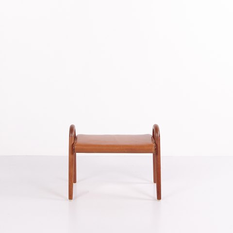 Hocker aus Teak mit Ledersitz von Vilhelm Lauritzen für Fritz Hansen um 1945