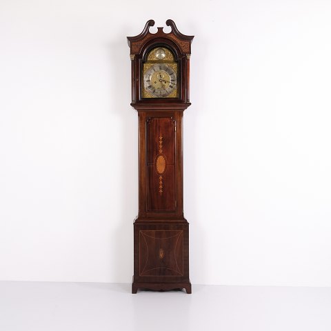 Englische Standuhr aus Mahagoni mit Intarsien und Messing Zifferblatt aus den 1880er Jahren