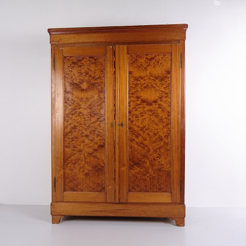Großer Antiker Kleiderschrank oder Wäscheschrank aus Oregon Pine 1890er Jahre Restauriert