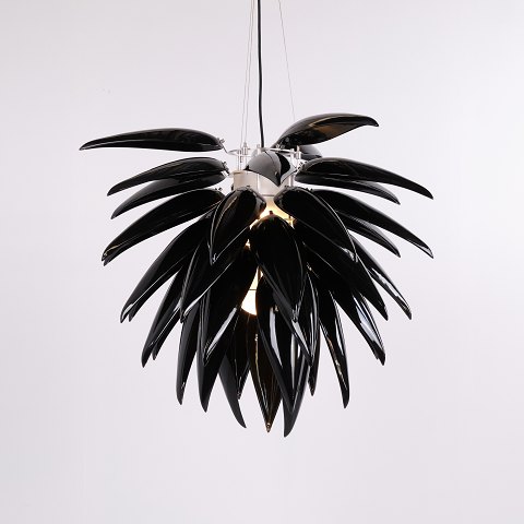 Jeremy Cole Aloe Blossom Große Jubiläums Pendelleuchte mit Schwarzen Porzellanblättern 2004