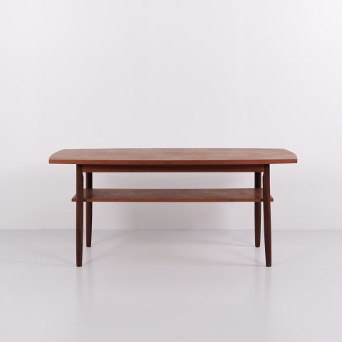 Couchtisch aus Teak mit Ablage dänisches Design aus den 1960er Jahren