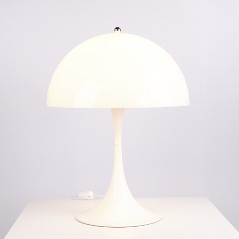 Verner Panton Panthella Tischleuchte aus Weißem Acryl von Louis Poulsen, 1970er-Jahre