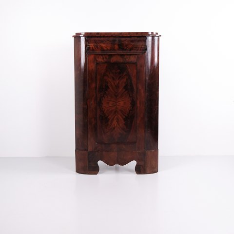 Antiker Eckschrank aus Handpoliertem Mahagoni, Spät-Empire, 1840er-Jahre