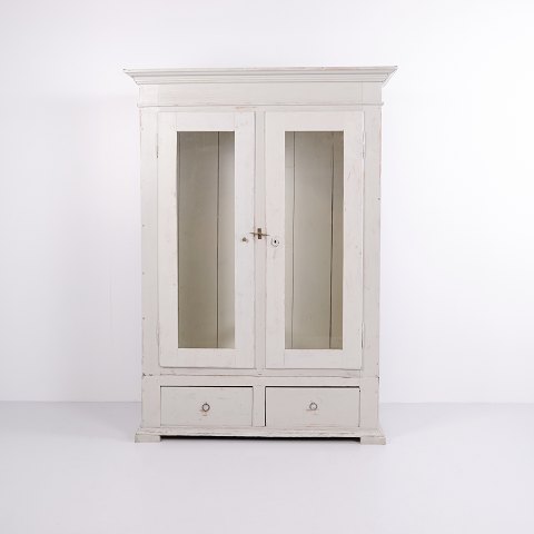 Grau Lackierter Vitrinenschrank mit Schubladen, 1890