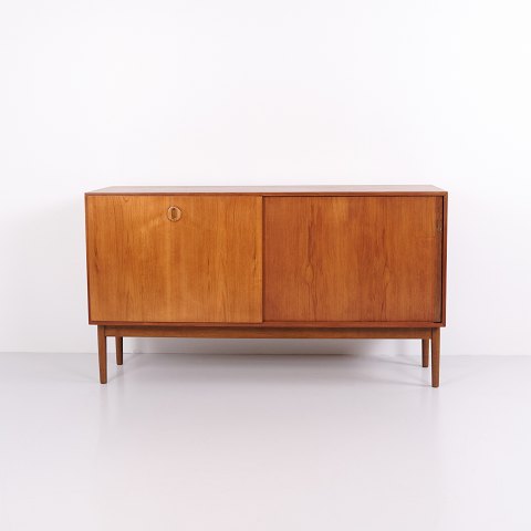 Dänisches Teak Sideboard mit Schiebetüren, Schubladen und Einlegeböden aus den 1960er Jahren