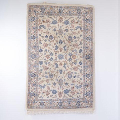 Nain Inspirierter Orientteppich mit Blumenmuster in Hellen Farbtönen 240 x 155 cm