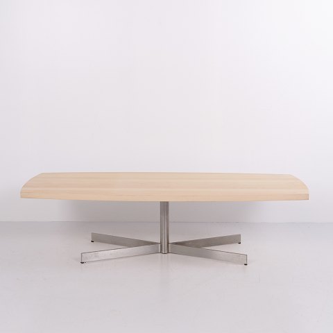 Aksel Kjersgaard Couchtisch mit Heller Holzoberfläche und Metallgestell aus Dänemark