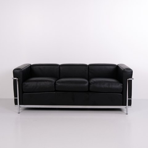 LC2 Dreisitzer Sofa aus Original Schwarzem Leder und Chromstahl von Cassina