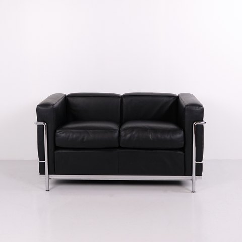 LC2 Zweisitzer Sofa aus Schwarzem Leder und Verchromtem Stahl von Cassina