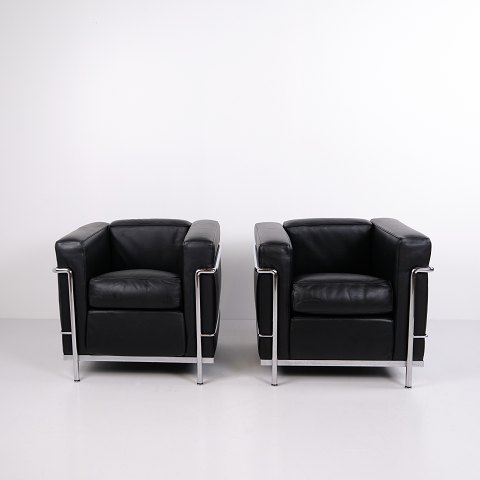 Paar LC2 Sessel aus Schwarzem Leder und Verchromtem Stahl von Cassina
