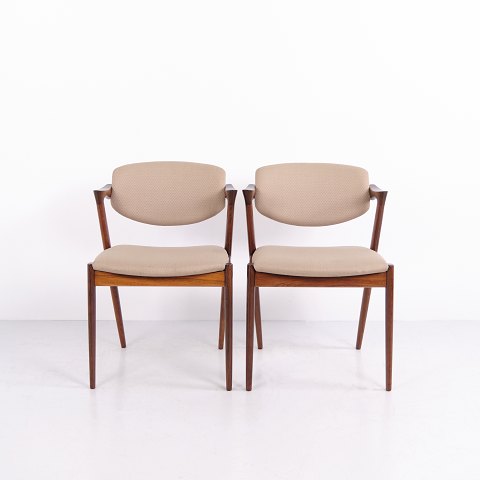 Paar Kai Kristiansen Modell 42 Esszimmerstühle aus Palisander Schou Andersen 1960er Jahre