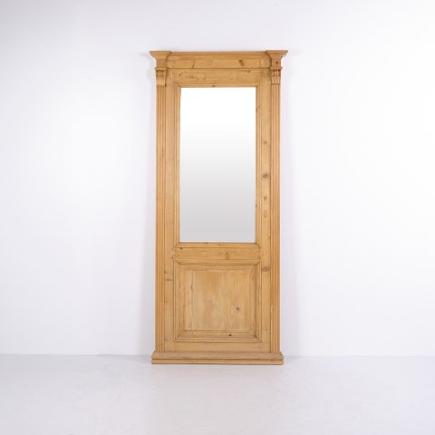 Antiker Wandspiegel aus Kiefer mit Pilastern 19. Jahrhundert 195 x 78 cm