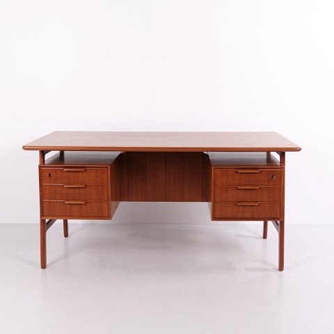 Gunni Omann Schreibtisch Modell 75 aus Teak für Omann Jun. Møbelfabrik 1960er Jahre