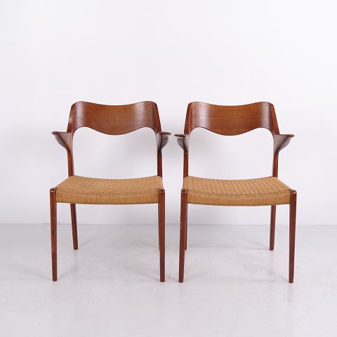 Paar N.O. Møller Modell 55 Armlehnstühle aus Teak und Geflecht J.L. Møllers Møbelfabrik 1960er Jahre
