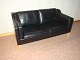 Børge Mogensen. 2 seater couch  model, the 2213th upholstered in black leather elegance, 5 years old is in good condition, 5000 m2 showroom