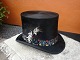 Top hat in original box from Copenhagen hats magazine, in  perfect condition. 
5000 m2 showroom.