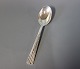 Dessert spoon in Champagne, hallmarked silver.
5000m2 showroom.
