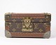 Louis Vuitton Coffret Trésor  - Skattekiste - Canvas & Patineret Messing - Beige 
- Monogram - Frankrig
Flot stand
